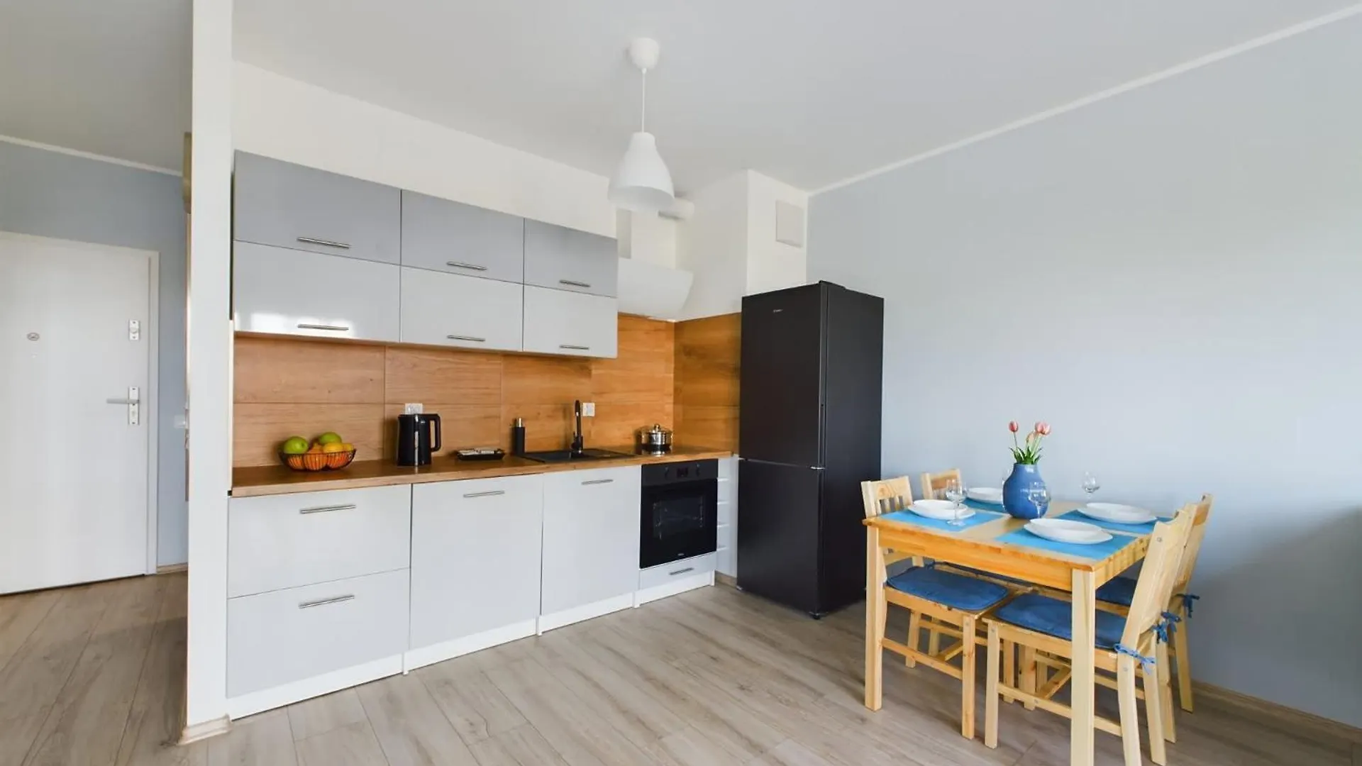 Modern & Bright Apartment Braminskiego With Parking And Balcony By Noclegi Renters Gdansk