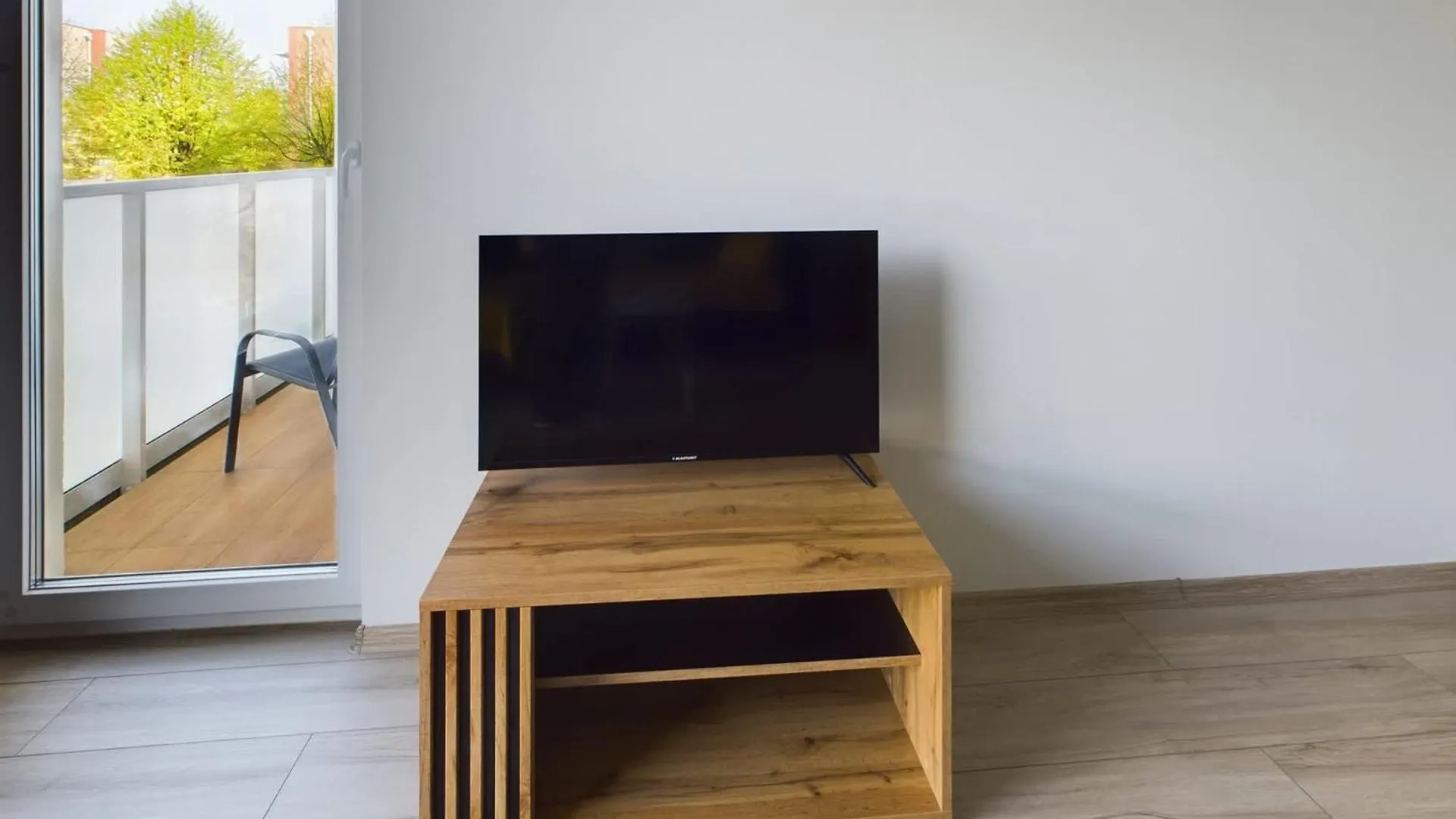 Modern & Bright Apartment Braminskiego With Parking And Balcony By Noclegi Renters Gdansk